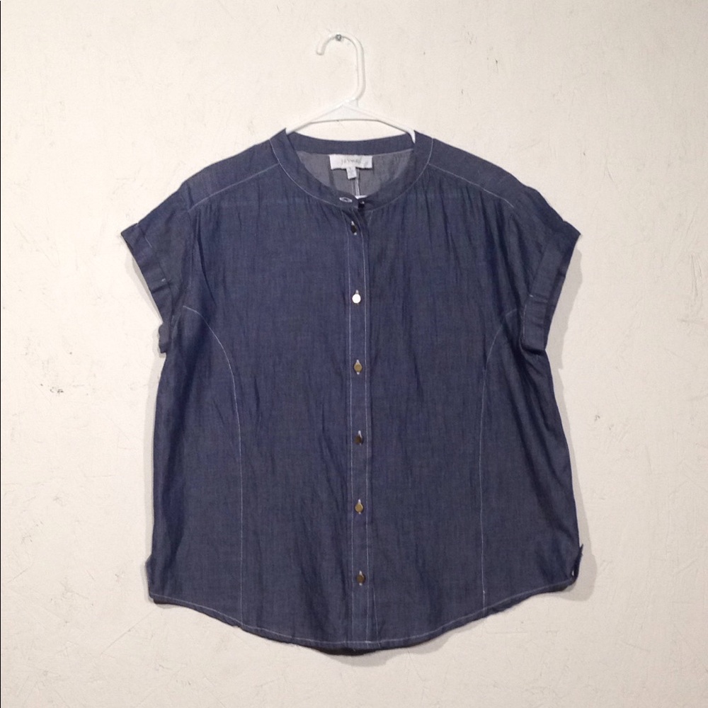 Jaye.e | lightweight chambray top Size Small